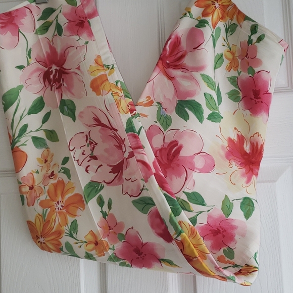 Talbots fully lined pure silk floral capris - Picture 8 of 9